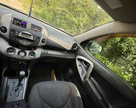 Черный Тойота РАВ 4, объемом двигателя 2 л и пробегом 291 тыс. км за 8400 $, фото 5 на Automoto.ua