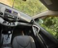 Черный Тойота РАВ 4, объемом двигателя 2 л и пробегом 291 тыс. км за 8400 $, фото 5 на Automoto.ua