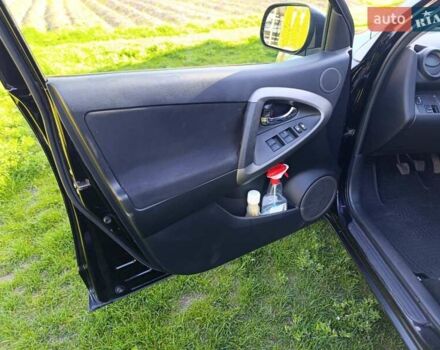 Черный Тойота РАВ 4, объемом двигателя 2.23 л и пробегом 330 тыс. км за 8200 $, фото 6 на Automoto.ua