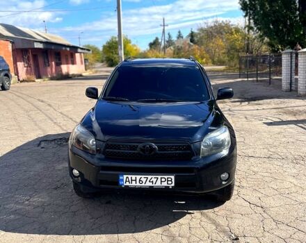 Черный Тойота РАВ 4, объемом двигателя 2.4 л и пробегом 240 тыс. км за 9600 $, фото 1 на Automoto.ua