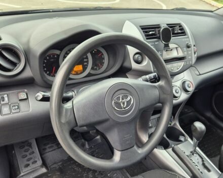 Черный Тойота РАВ 4, объемом двигателя 2 л и пробегом 173 тыс. км за 8999 $, фото 6 на Automoto.ua