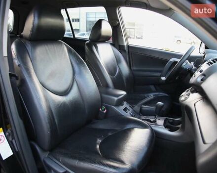 Черный Тойота РАВ 4, объемом двигателя 2 л и пробегом 170 тыс. км за 10000 $, фото 9 на Automoto.ua