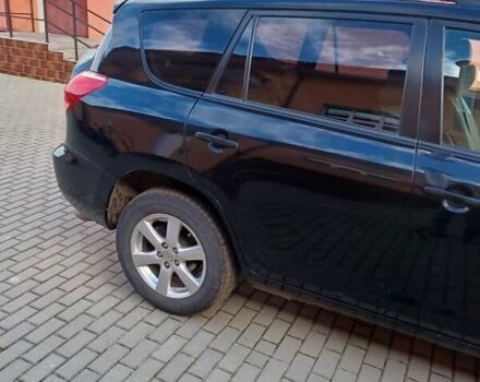 Черный Тойота РАВ 4, объемом двигателя 2.36 л и пробегом 200 тыс. км за 9000 $, фото 2 на Automoto.ua