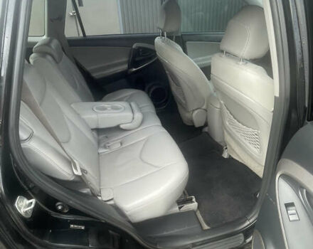 Черный Тойота РАВ 4, объемом двигателя 2.36 л и пробегом 241 тыс. км за 8900 $, фото 6 на Automoto.ua