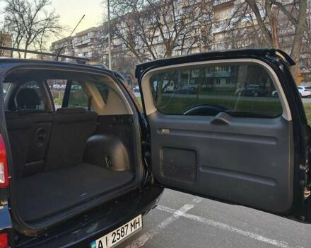 Черный Тойота РАВ 4, объемом двигателя 1.99 л и пробегом 313 тыс. км за 12000 $, фото 16 на Automoto.ua