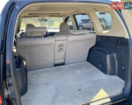 Черный Тойота РАВ 4, объемом двигателя 2.36 л и пробегом 254 тыс. км за 9700 $, фото 11 на Automoto.ua