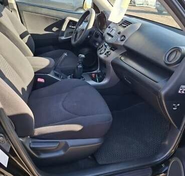 Черный Тойота РАВ 4, объемом двигателя 2.2 л и пробегом 250 тыс. км за 8300 $, фото 8 на Automoto.ua