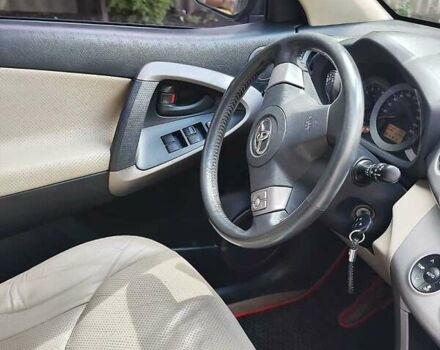 Чорний Тойота РАВ 4, об'ємом двигуна 2.4 л та пробігом 91 тис. км за 12500 $, фото 28 на Automoto.ua