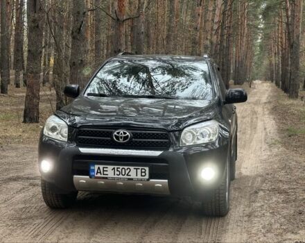 Черный Тойота РАВ 4, объемом двигателя 2 л и пробегом 189 тыс. км за 9500 $, фото 1 на Automoto.ua