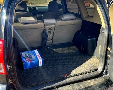 Черный Тойота РАВ 4, объемом двигателя 2.4 л и пробегом 240 тыс. км за 9600 $, фото 6 на Automoto.ua