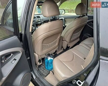 Чорний Тойота РАВ 4, об'ємом двигуна 2.2 л та пробігом 305 тис. км за 4250 $, фото 3 на Automoto.ua