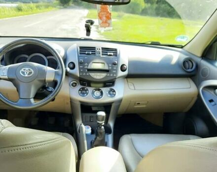 Черный Тойота РАВ 4, объемом двигателя 2.2 л и пробегом 209 тыс. км за 10500 $, фото 11 на Automoto.ua