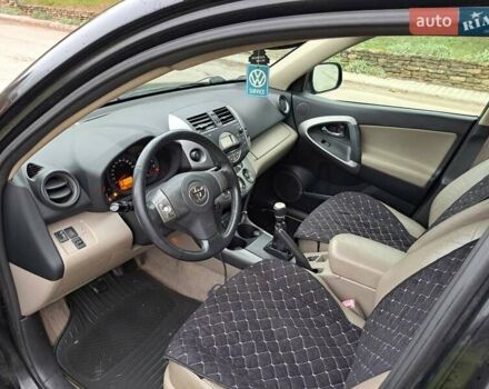 Чорний Тойота РАВ 4, об'ємом двигуна 2.2 л та пробігом 305 тис. км за 4250 $, фото 2 на Automoto.ua