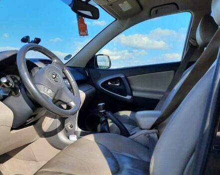 Черный Тойота РАВ 4, объемом двигателя 2.2 л и пробегом 209 тыс. км за 10500 $, фото 12 на Automoto.ua