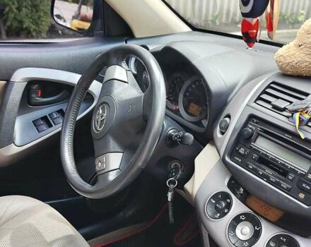 Чорний Тойота РАВ 4, об'ємом двигуна 2.4 л та пробігом 91 тис. км за 12500 $, фото 29 на Automoto.ua