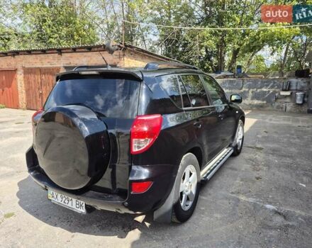 Чорний Тойота РАВ 4, об'ємом двигуна 2 л та пробігом 257 тис. км за 7500 $, фото 1 на Automoto.ua