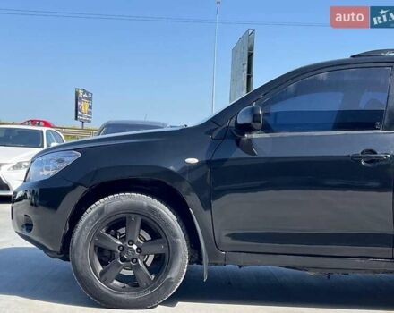 Чорний Тойота РАВ 4, об'ємом двигуна 2 л та пробігом 300 тис. км за 8290 $, фото 2 на Automoto.ua