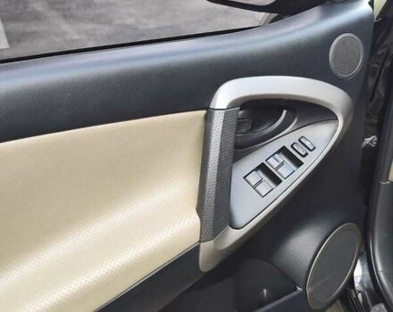 Чорний Тойота РАВ 4, об'ємом двигуна 2.4 л та пробігом 91 тис. км за 12500 $, фото 27 на Automoto.ua