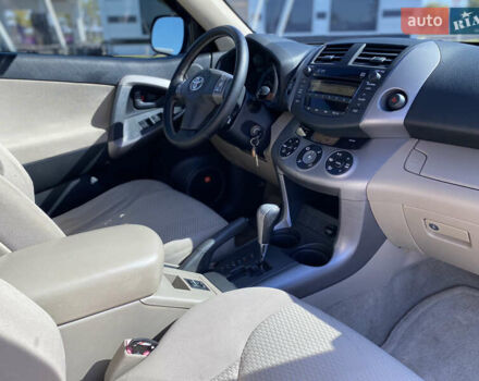 Черный Тойота РАВ 4, объемом двигателя 2.36 л и пробегом 254 тыс. км за 9700 $, фото 7 на Automoto.ua