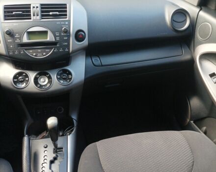 Черный Тойота РАВ 4, объемом двигателя 2 л и пробегом 240 тыс. км за 10300 $, фото 13 на Automoto.ua