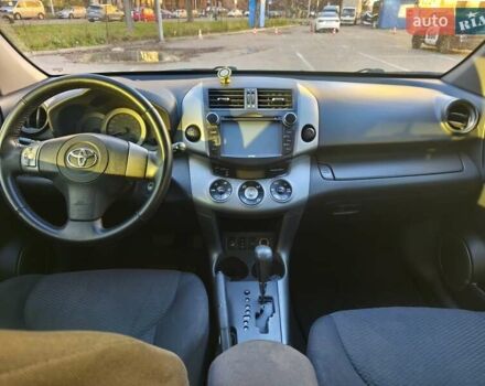 Черный Тойота РАВ 4, объемом двигателя 1.99 л и пробегом 313 тыс. км за 12000 $, фото 4 на Automoto.ua