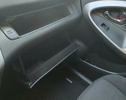 Черный Тойота РАВ 4, объемом двигателя 1.99 л и пробегом 313 тыс. км за 12000 $, фото 27 на Automoto.ua