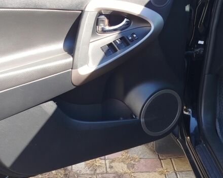 Черный Тойота РАВ 4, объемом двигателя 2 л и пробегом 190 тыс. км за 8800 $, фото 2 на Automoto.ua