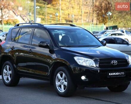 Черный Тойота РАВ 4, объемом двигателя 2 л и пробегом 170 тыс. км за 10000 $, фото 2 на Automoto.ua