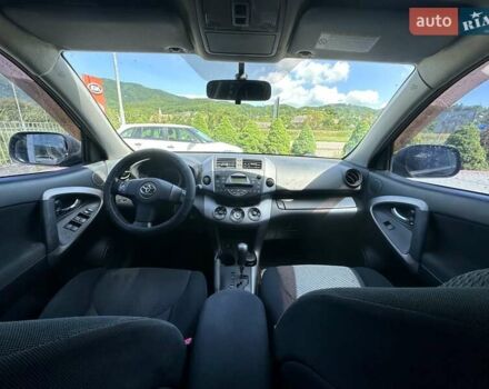 Черный Тойота РАВ 4, объемом двигателя 2 л и пробегом 245 тыс. км за 7999 $, фото 2 на Automoto.ua