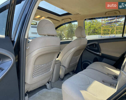 Черный Тойота РАВ 4, объемом двигателя 2.36 л и пробегом 254 тыс. км за 9700 $, фото 9 на Automoto.ua