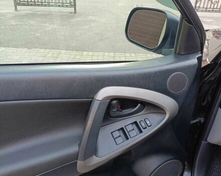 Черный Тойота РАВ 4, объемом двигателя 2.4 л и пробегом 270 тыс. км за 9700 $, фото 12 на Automoto.ua