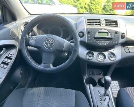 Черный Тойота РАВ 4, объемом двигателя 2 л и пробегом 245 тыс. км за 7999 $, фото 8 на Automoto.ua