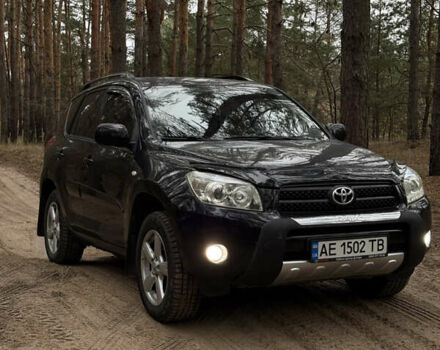 Чорний Тойота РАВ 4, об'ємом двигуна 2 л та пробігом 189 тис. км за 9500 $, фото 5 на Automoto.ua