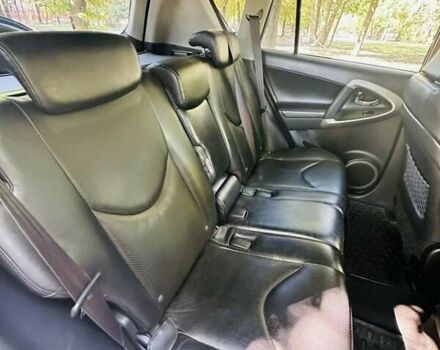 Чорний Тойота РАВ 4, об'ємом двигуна 2 л та пробігом 257 тис. км за 7999 $, фото 15 на Automoto.ua