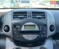 Чорний Тойота РАВ 4, об'ємом двигуна 2 л та пробігом 300 тис. км за 8290 $, фото 15 на Automoto.ua