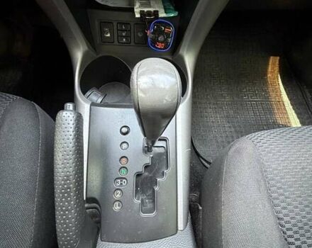 Черный Тойота РАВ 4, объемом двигателя 2 л и пробегом 291 тыс. км за 8400 $, фото 8 на Automoto.ua