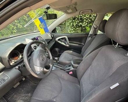 Черный Тойота РАВ 4, объемом двигателя 2 л и пробегом 291 тыс. км за 8400 $, фото 3 на Automoto.ua