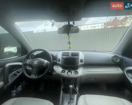 Черный Тойота РАВ 4, объемом двигателя 2.36 л и пробегом 241 тыс. км за 8900 $, фото 7 на Automoto.ua