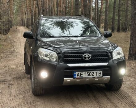 Черный Тойота РАВ 4, объемом двигателя 2 л и пробегом 189 тыс. км за 9500 $, фото 4 на Automoto.ua