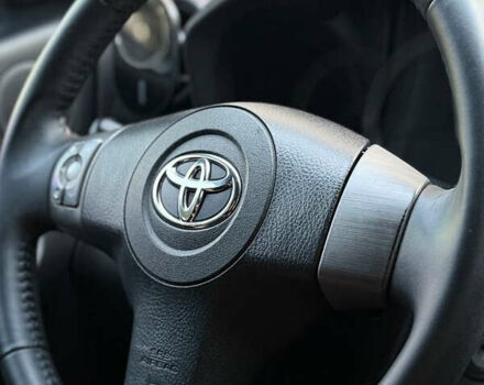 Чорний Тойота РАВ 4, об'ємом двигуна 2 л та пробігом 189 тис. км за 9500 $, фото 35 на Automoto.ua