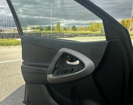 Черный Тойота РАВ 4, объемом двигателя 2 л и пробегом 564 тыс. км за 7800 $, фото 19 на Automoto.ua