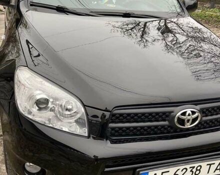 Черный Тойота РАВ 4, объемом двигателя 2 л и пробегом 218 тыс. км за 9700 $, фото 1 на Automoto.ua