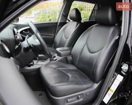 Черный Тойота РАВ 4, объемом двигателя 2.4 л и пробегом 138 тыс. км за 12500 $, фото 6 на Automoto.ua