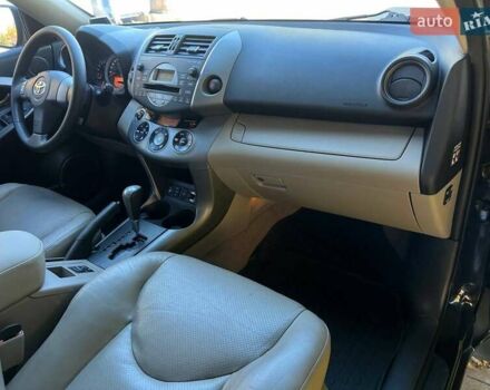 Чорний Тойота РАВ 4, об'ємом двигуна 2.36 л та пробігом 168 тис. км за 9300 $, фото 21 на Automoto.ua