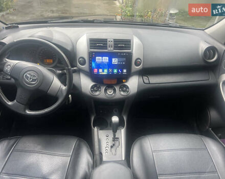 Чорний Тойота РАВ 4, об'ємом двигуна 2 л та пробігом 184 тис. км за 12000 $, фото 8 на Automoto.ua