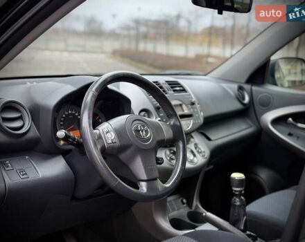 Черный Тойота РАВ 4, объемом двигателя 2.2 л и пробегом 220 тыс. км за 8750 $, фото 14 на Automoto.ua