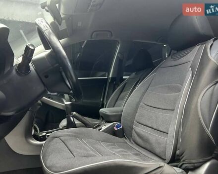 Черный Тойота РАВ 4, объемом двигателя 2 л и пробегом 160 тыс. км за 10800 $, фото 8 на Automoto.ua