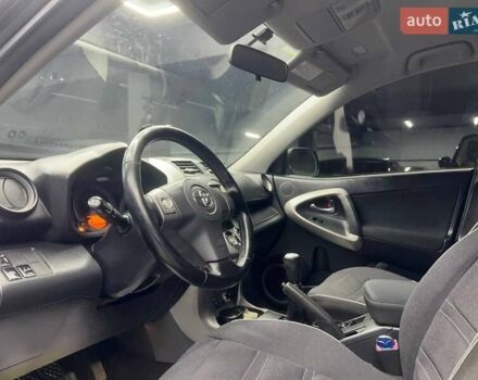 Черный Тойота РАВ 4, объемом двигателя 2 л и пробегом 160 тыс. км за 10800 $, фото 9 на Automoto.ua