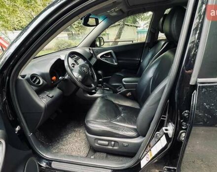 Чорний Тойота РАВ 4, об'ємом двигуна 2 л та пробігом 220 тис. км за 9300 $, фото 5 на Automoto.ua