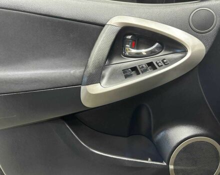 Черный Тойота РАВ 4, объемом двигателя 2 л и пробегом 160 тыс. км за 10800 $, фото 6 на Automoto.ua